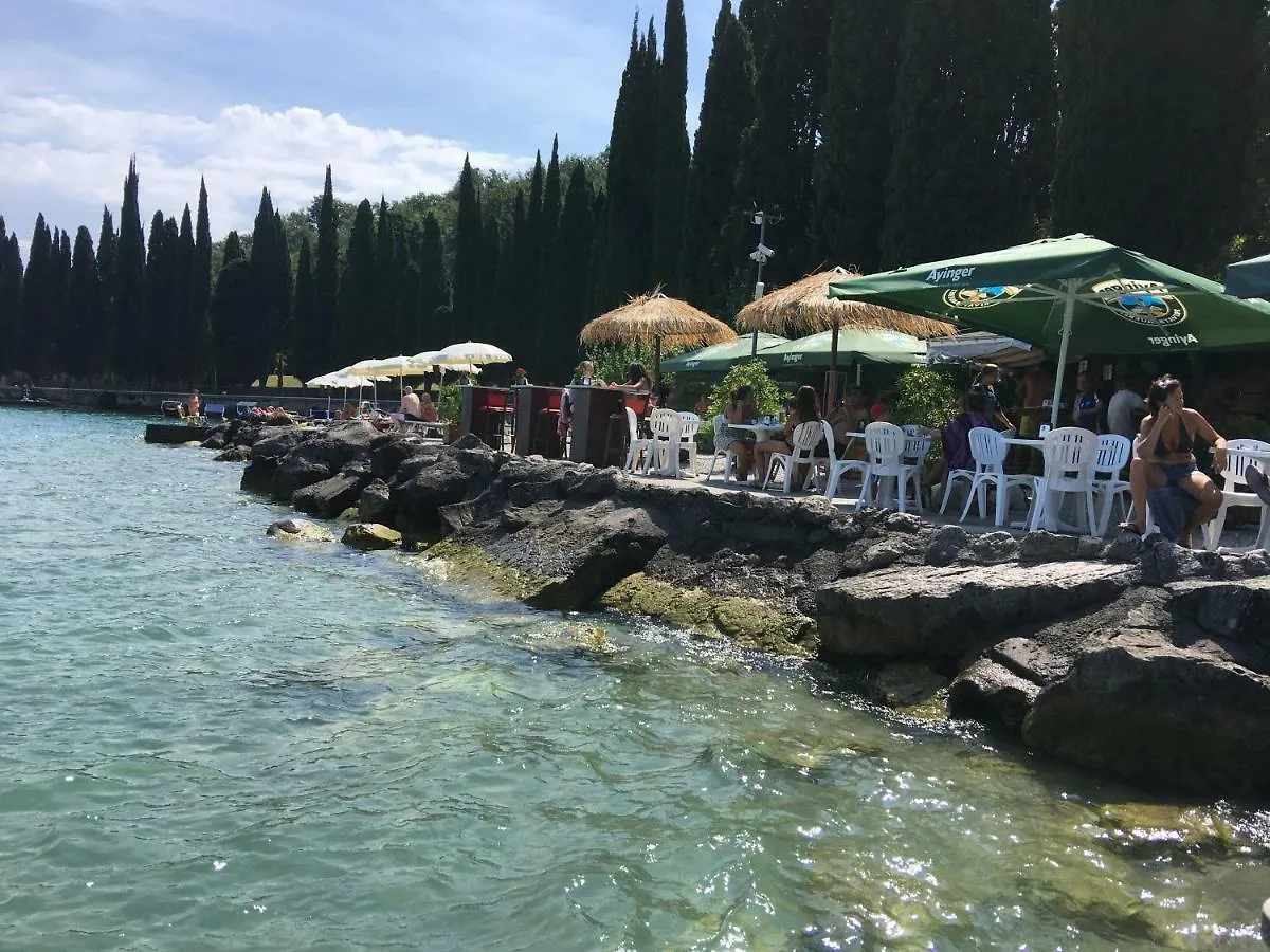 Apartment Ferienwohnung Magnolie Garda San Felice del Benaco Italien